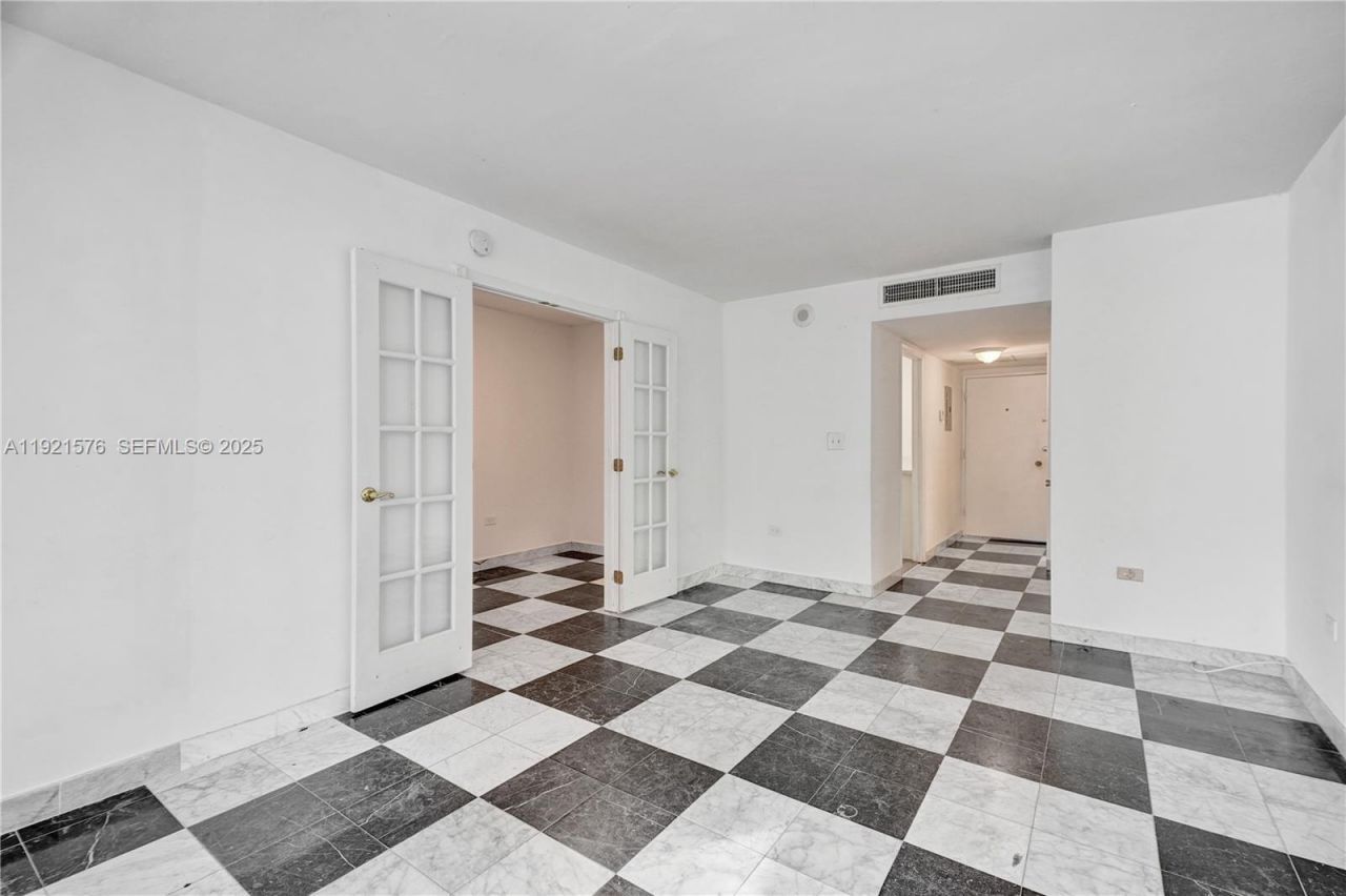 5555 Collins Avenue, Unit 3C, Miami Beach, FL 33140 Photo