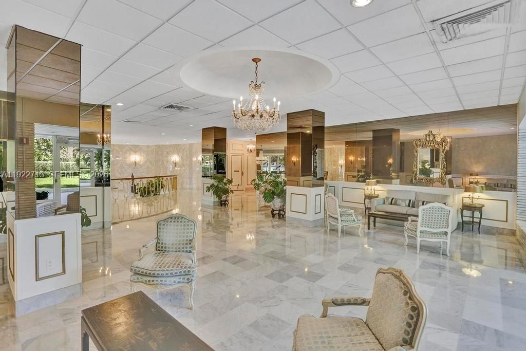 5255 Collins Ave, Unit 5D, Miami Beach, FL 33140 Photo