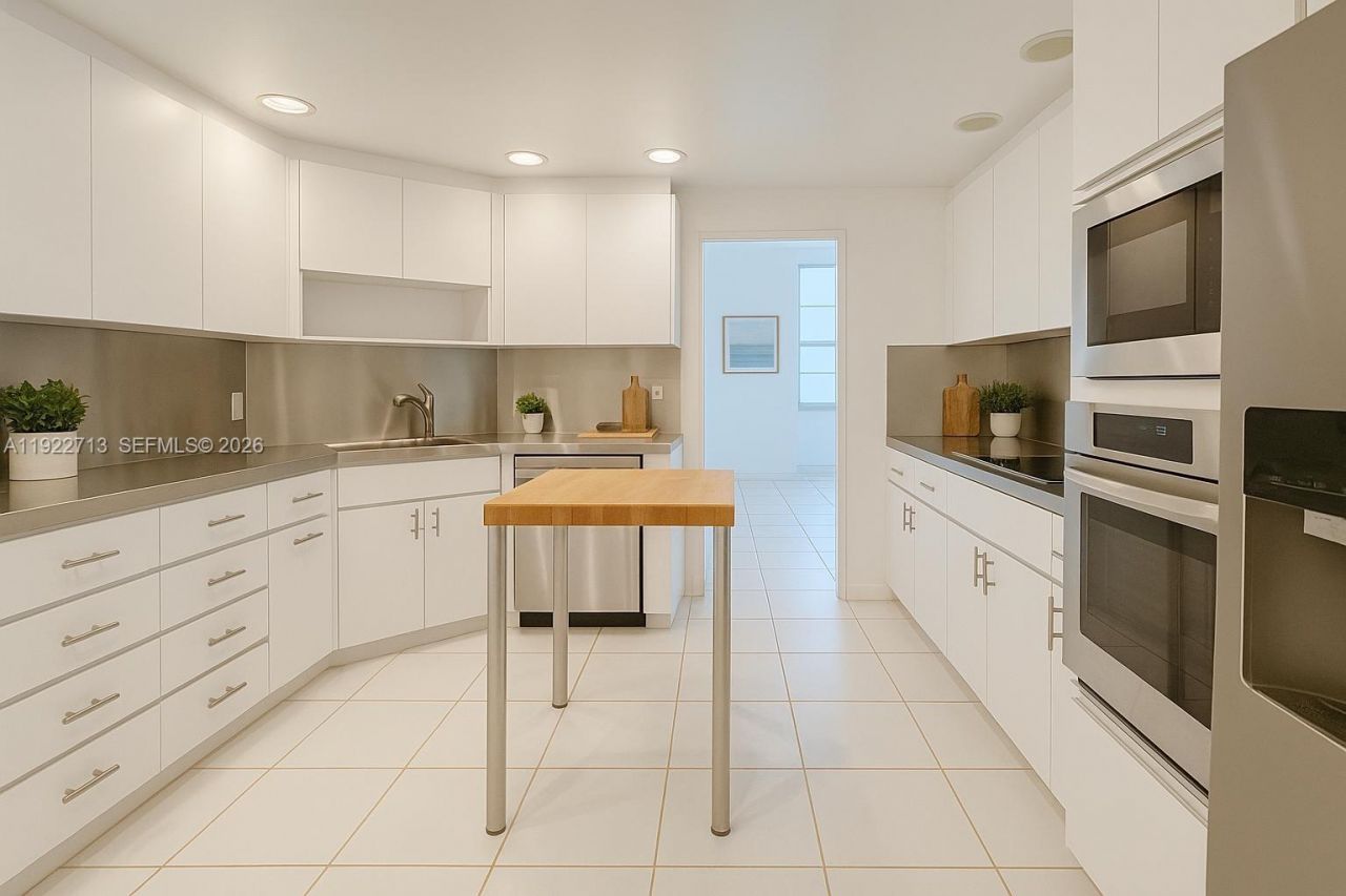 5255 Collins Ave, Unit 5D, Miami Beach, FL 33140 Photo
