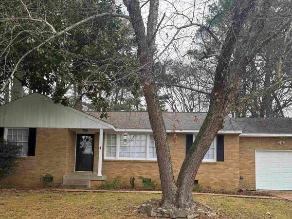 909 Graycroft Drive SW, Huntsville, AL 35802