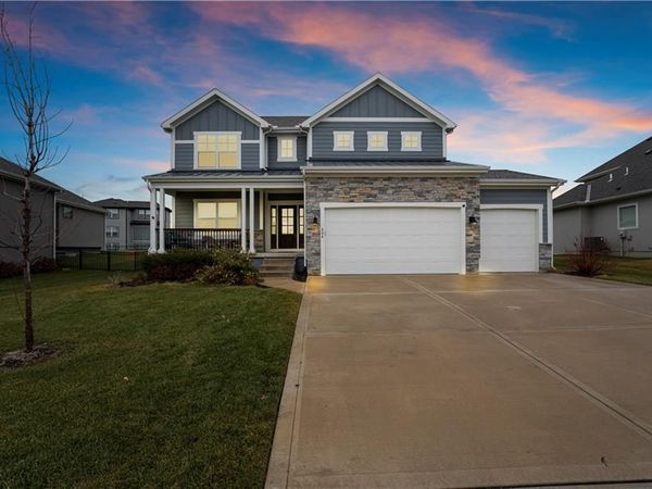 334 NW Ambersham Drive, Lee's Summit, MO 64081