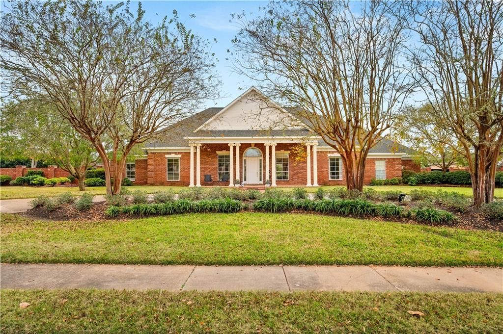 6714 TENNYSON OAKS Lane Alexandria, LA 71301