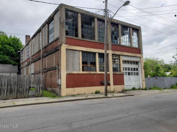 11 Edward Street, Amsterdam, NY 12010