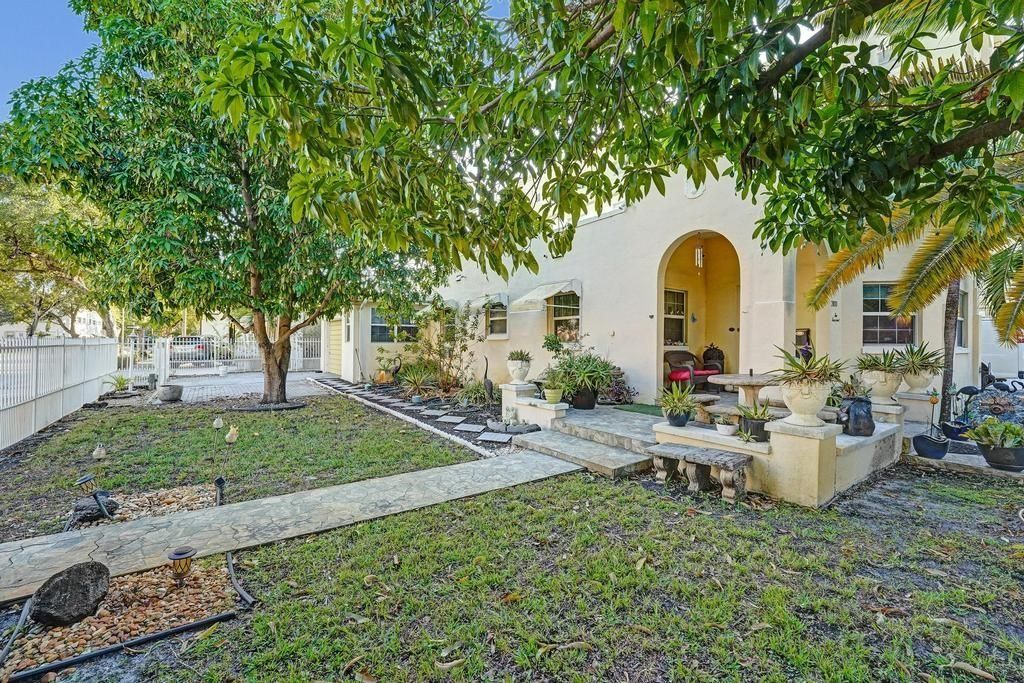 2000 Jackson Street, Hollywood, FL 33020 Photo