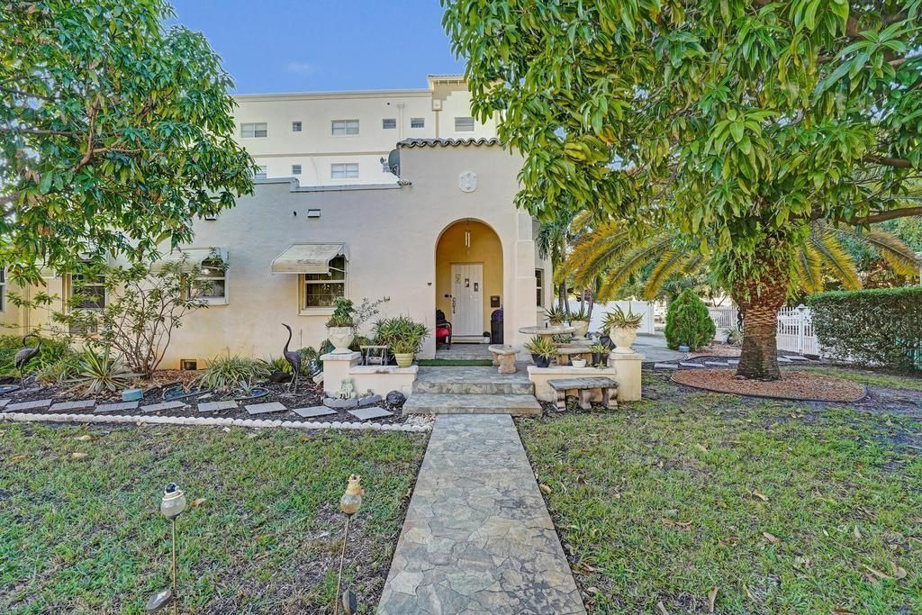 2000 Jackson Street, Hollywood, FL 33020 Photo