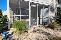 1095 W Plantation Dr. photo 4