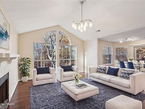 909 WENTWORTH Court, Alpharetta, GA 30022