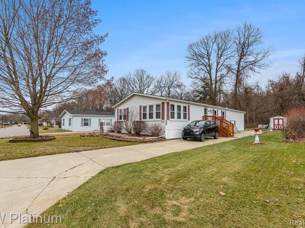 8042 Harbour Drive, Ira Twp, MI 48023