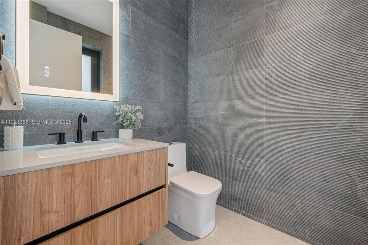 4235 NW 1st Ave, Miami, FL 33127 Photo