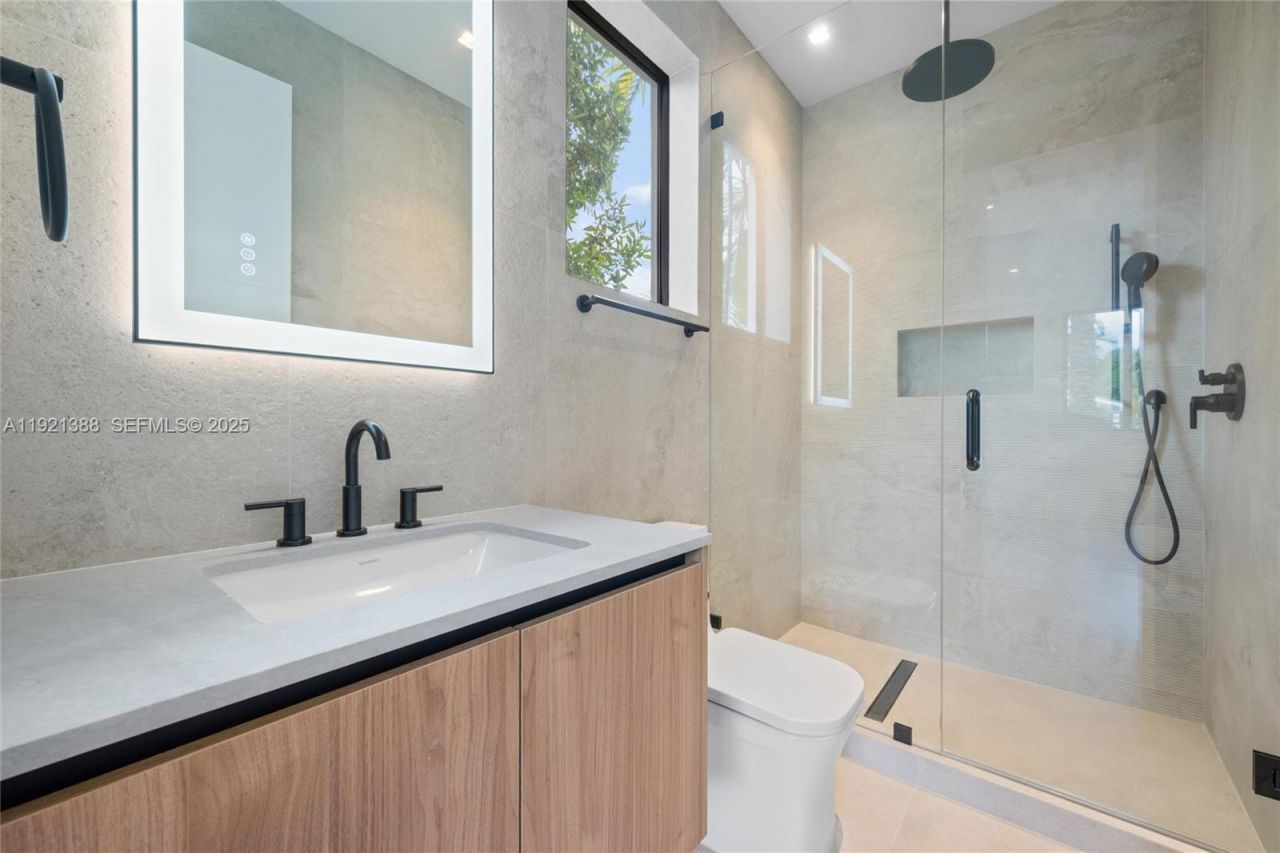 4235 NW 1st Ave, Miami, FL 33127 Photo