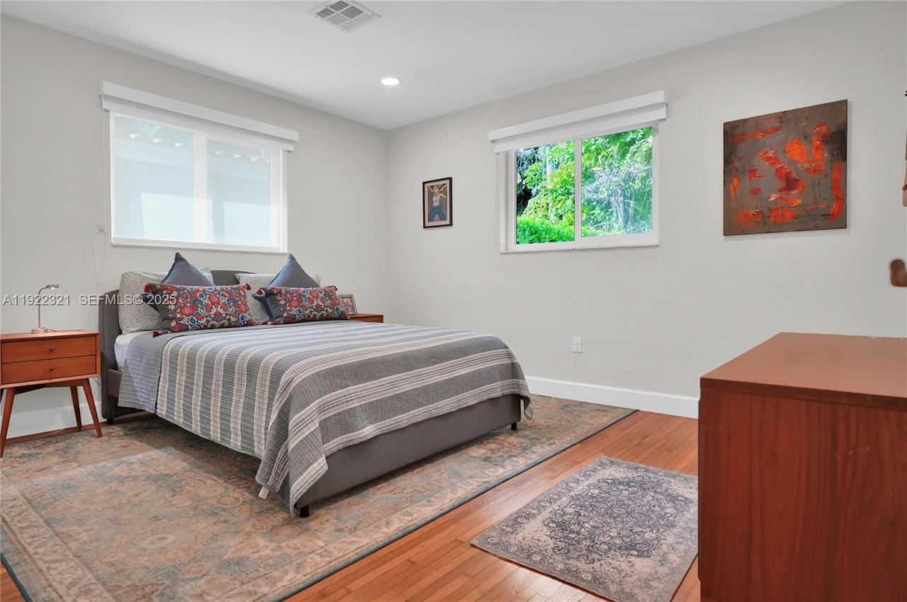 1409 Bird Rd, Coral Gables, FL 33146 Photo