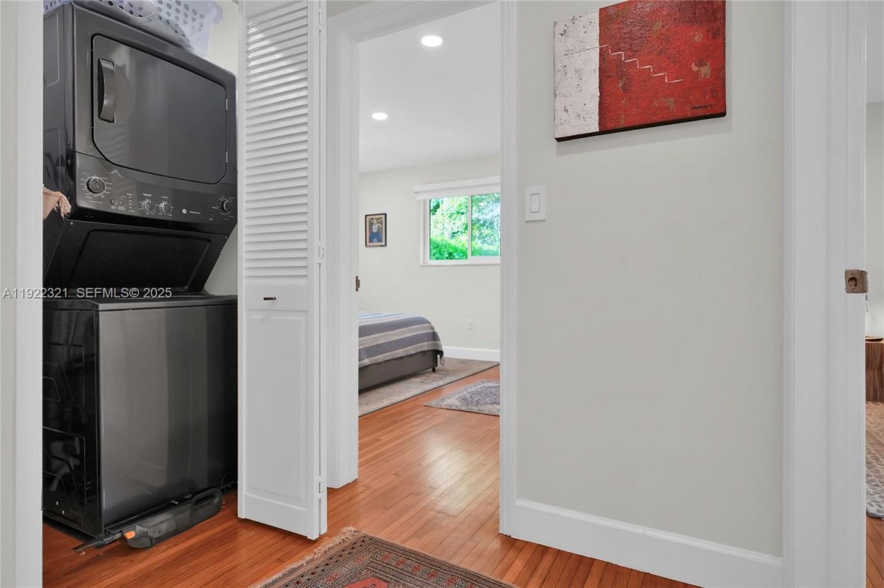 1409 Bird Rd, Coral Gables, FL 33146 Photo