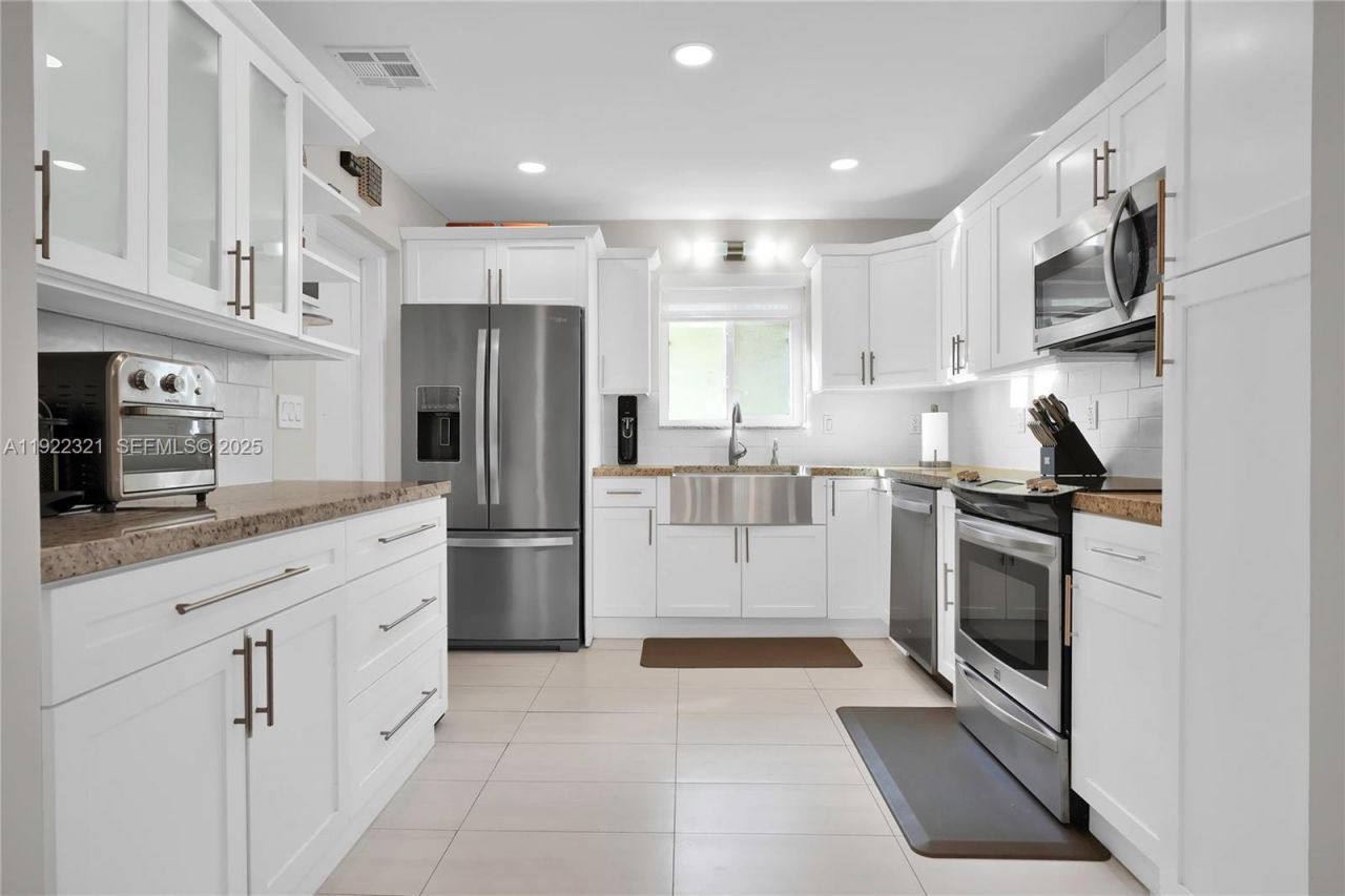 1409 Bird Rd, Coral Gables, FL 33146 Photo