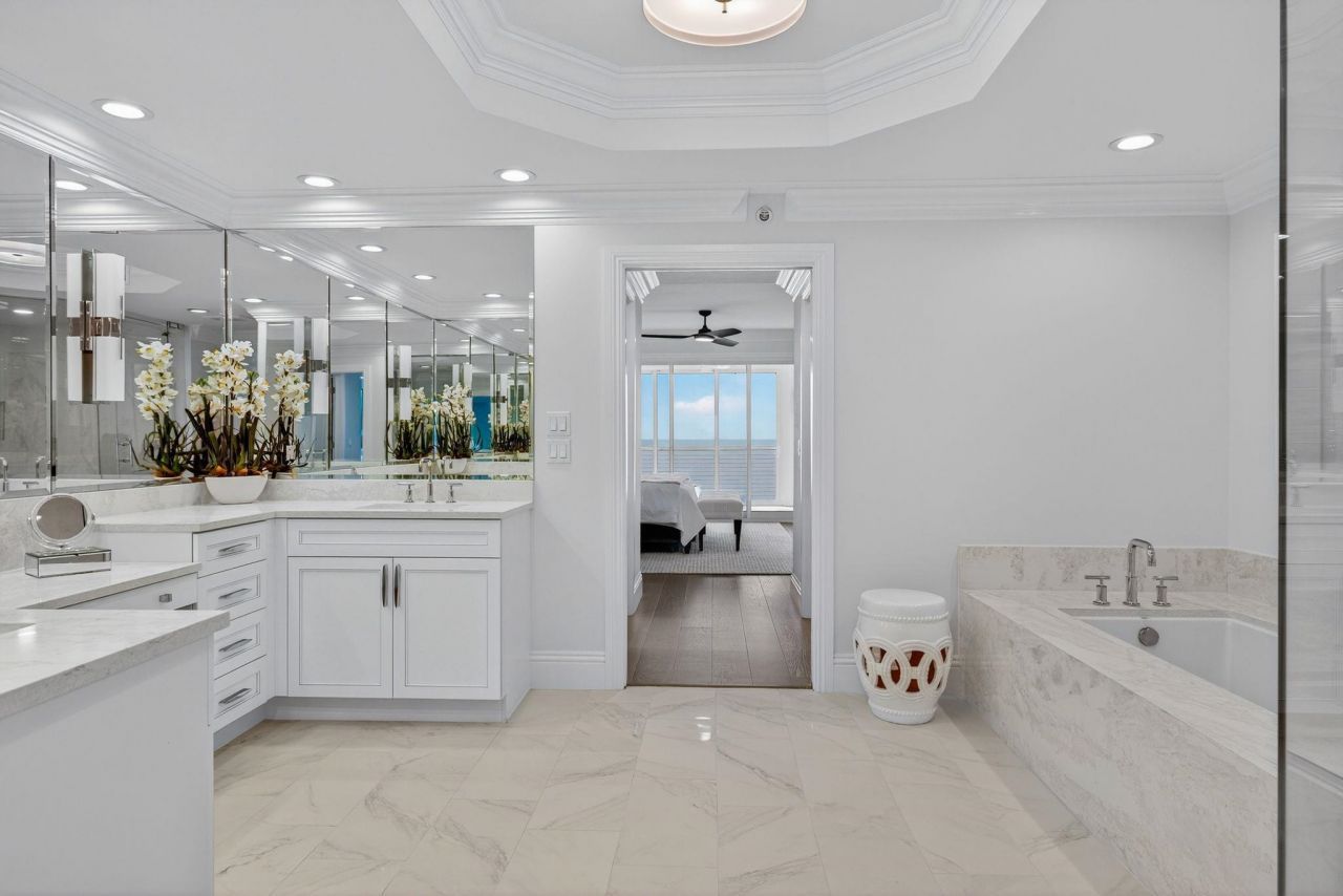 2549 W Gulf Dr, Unit 206, Sanibel, FL 33957 Photo