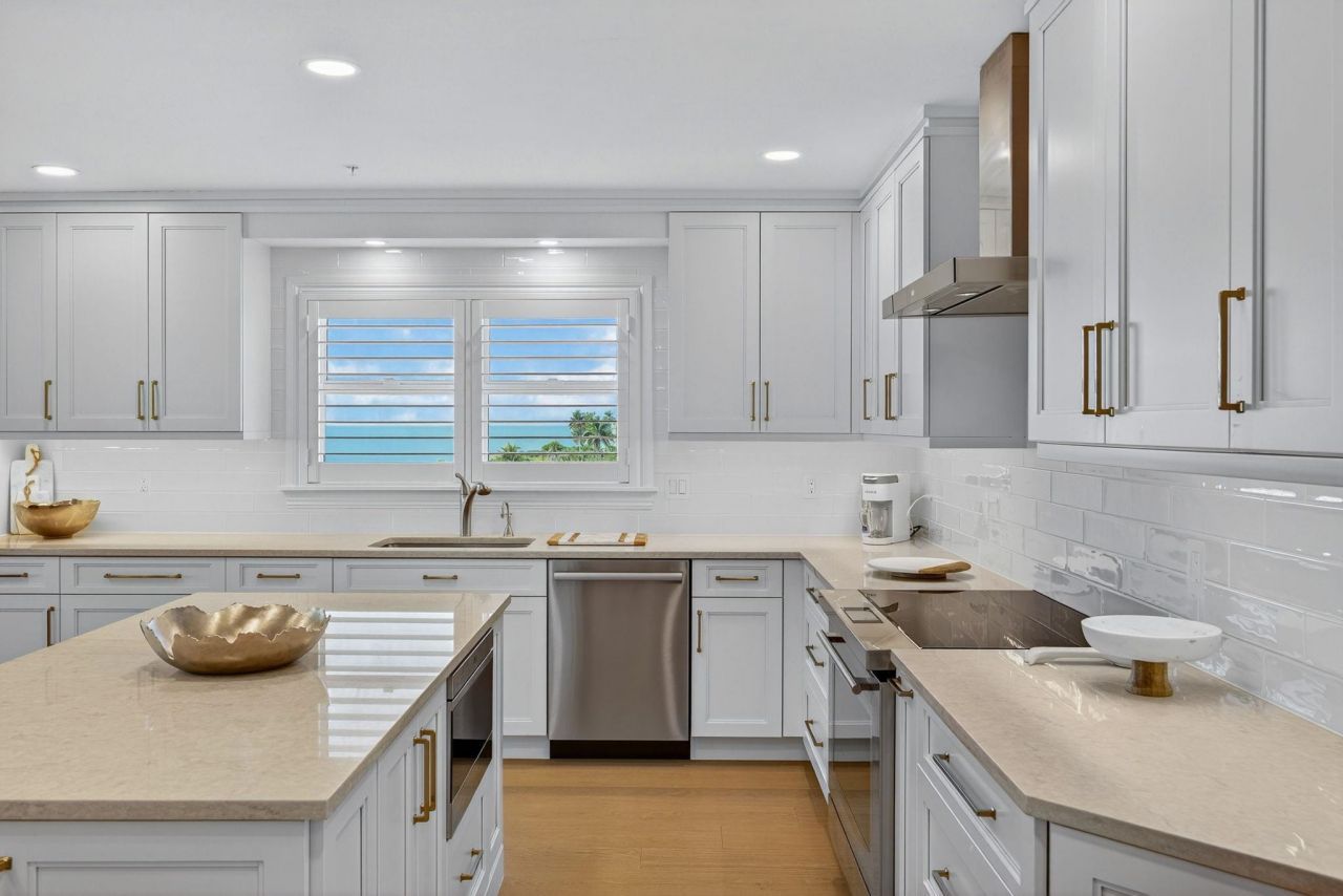 2549 W Gulf Dr, Unit 206, Sanibel, FL 33957 Photo