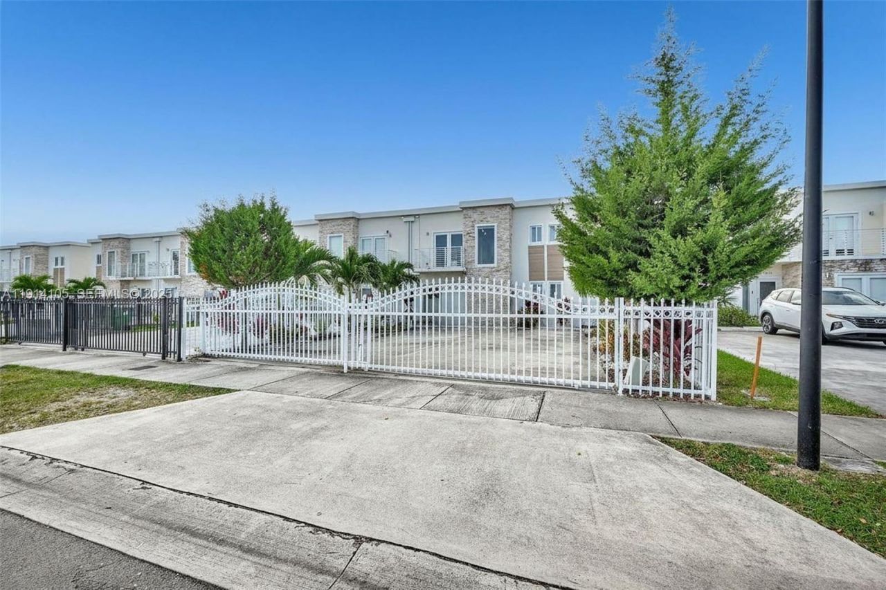 26100 SW 134th Place, Homestead, FL 33032 Photo