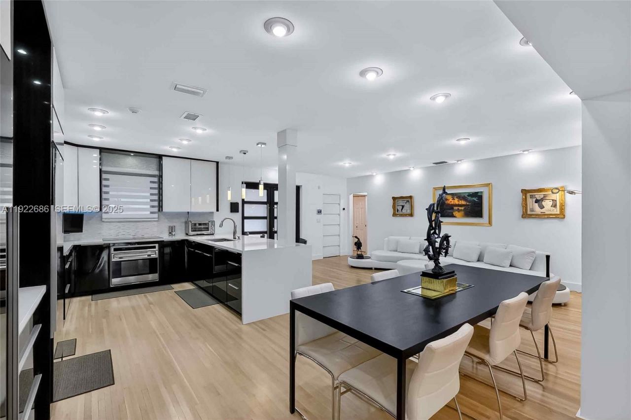 7724 Hawthorne Ave, Miami Beach, FL 33141 Photo