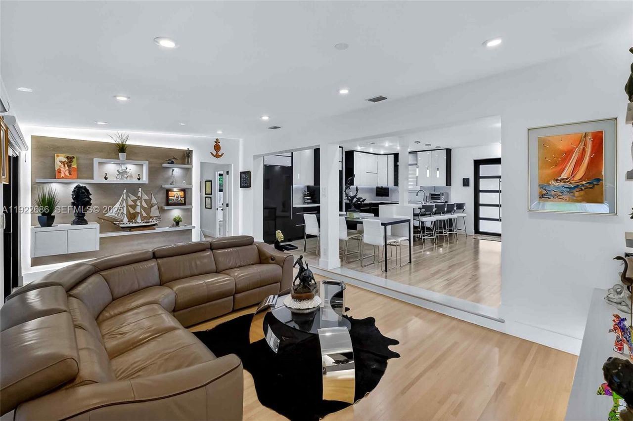 7724 Hawthorne Ave, Miami Beach, FL 33141 Photo