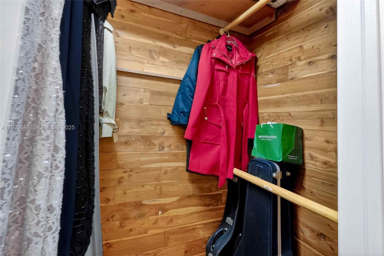 7724 Hawthorne Ave, Miami Beach, FL 33141 Photo