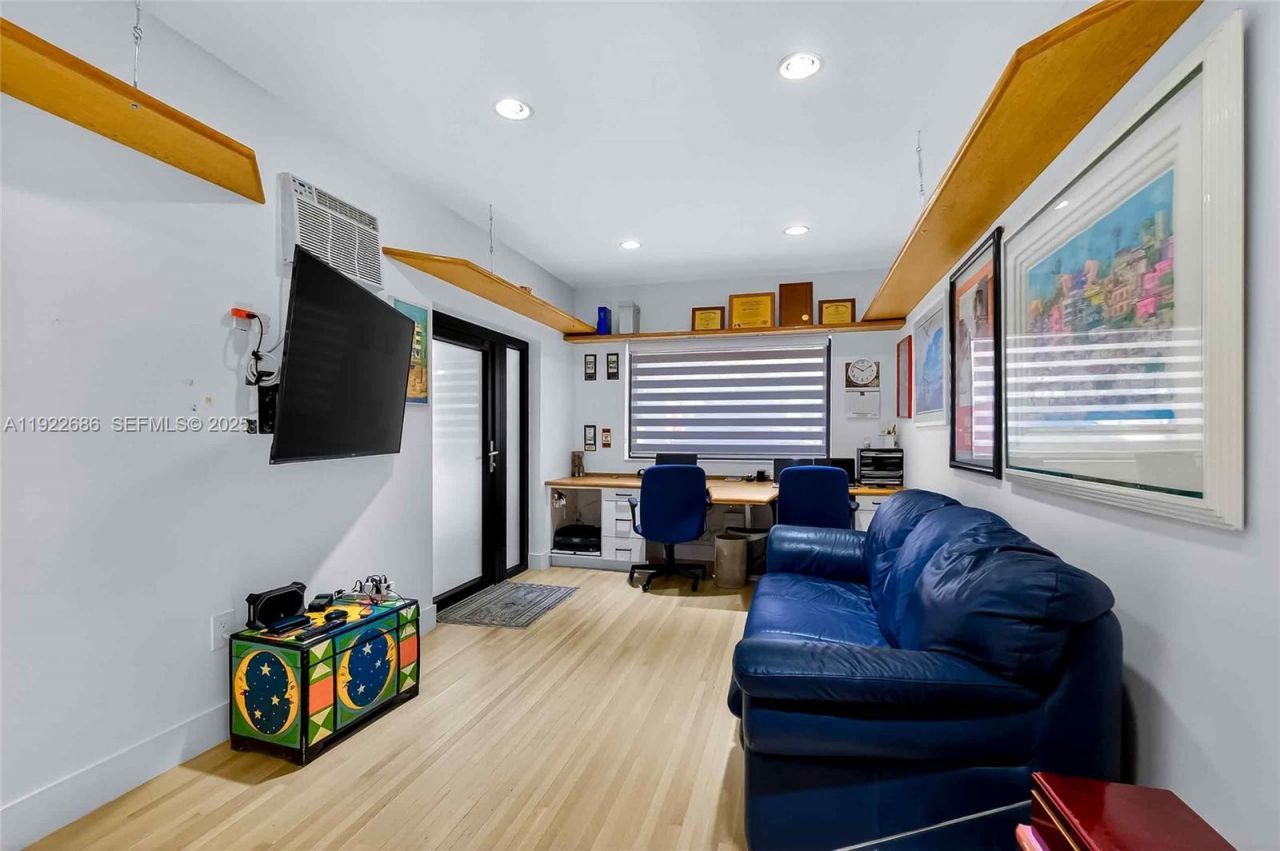 7724 Hawthorne Ave, Miami Beach, FL 33141 Photo