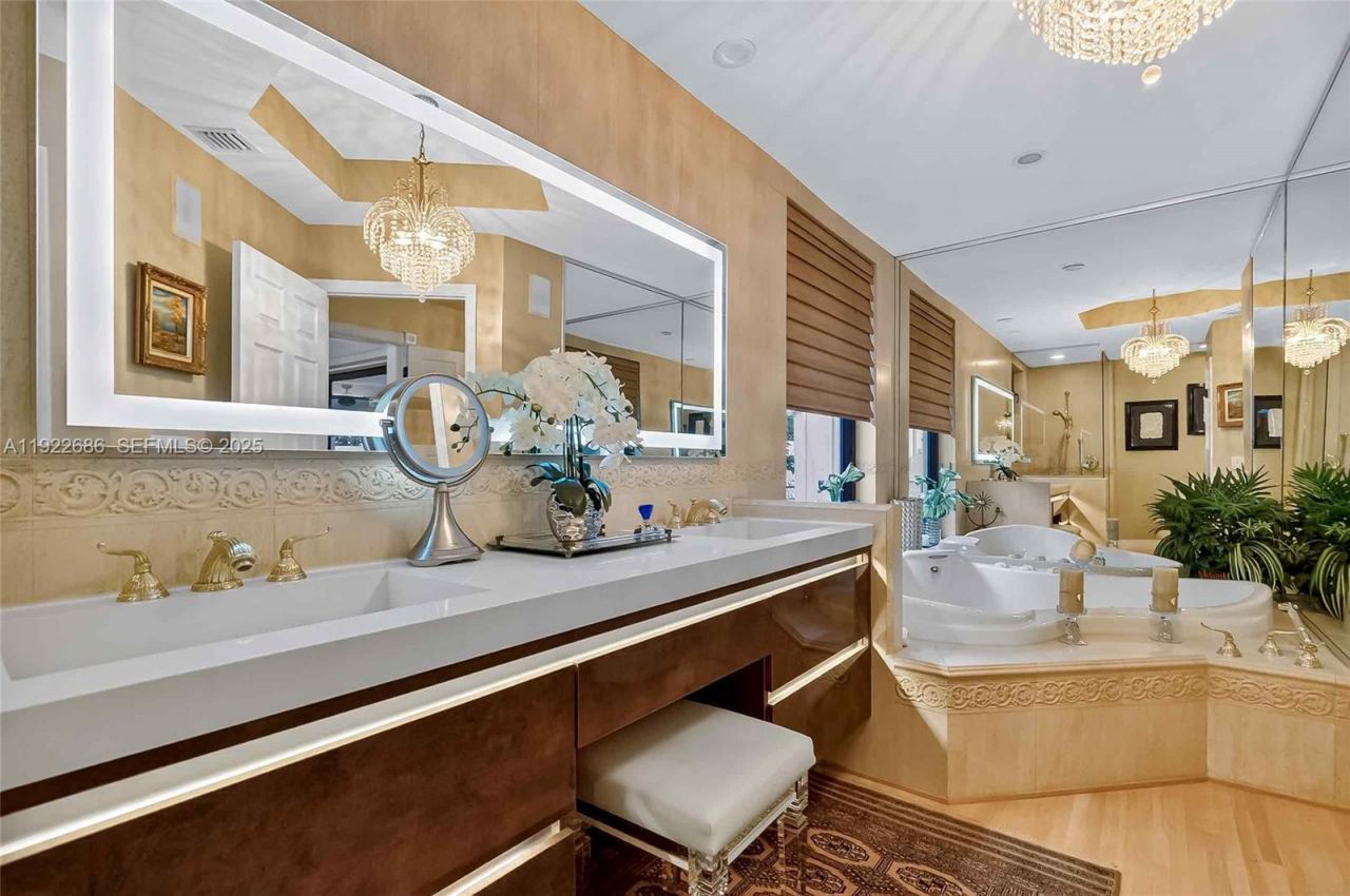 7724 Hawthorne Ave, Miami Beach, FL 33141 Photo