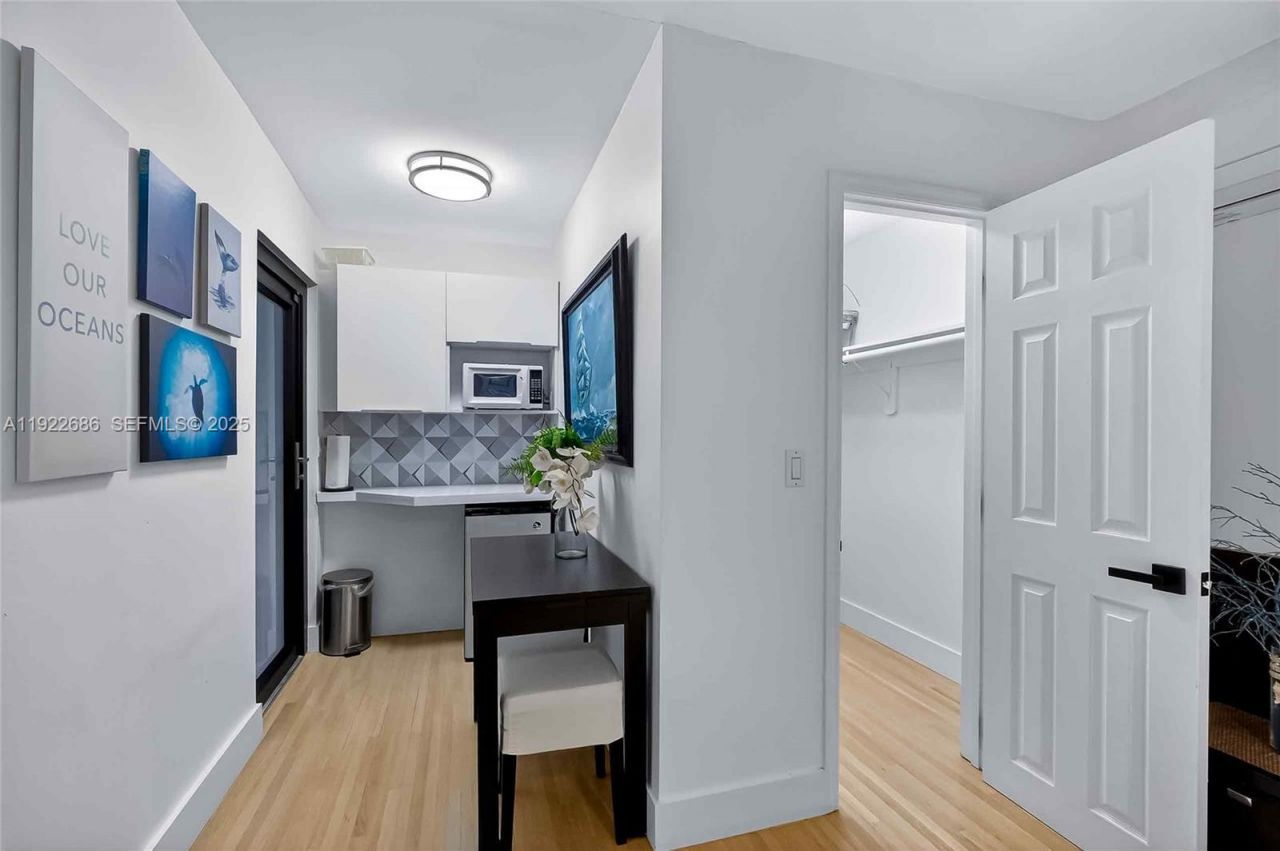 7724 Hawthorne Ave, Miami Beach, FL 33141 Photo