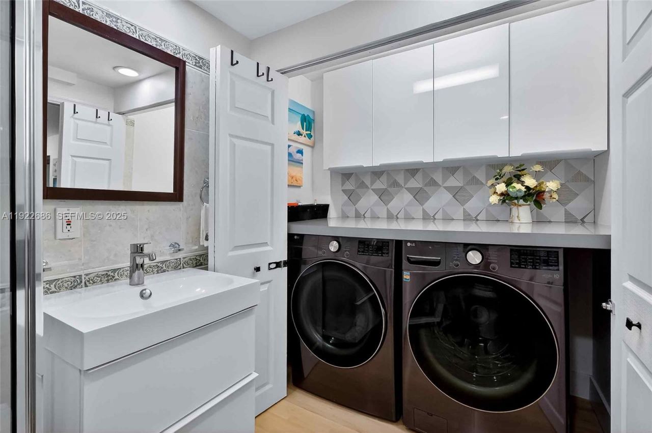 7724 Hawthorne Ave, Miami Beach, FL 33141 Photo