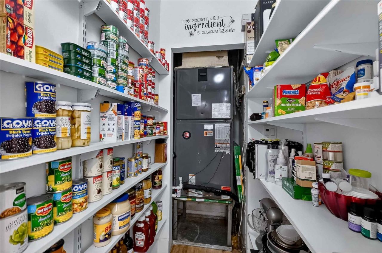 7724 Hawthorne Ave, Miami Beach, FL 33141 Photo