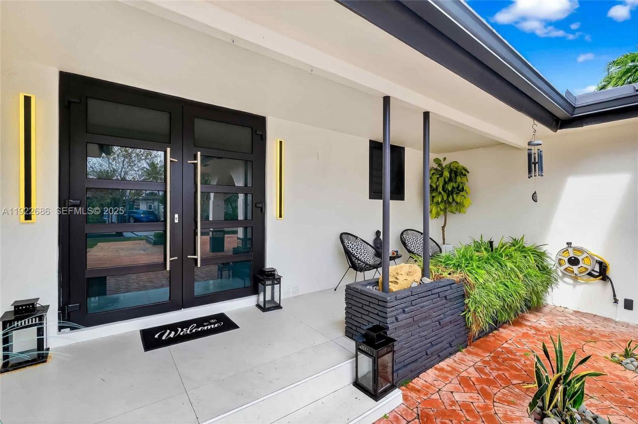 7724 Hawthorne Ave, Miami Beach, FL 33141 Photo