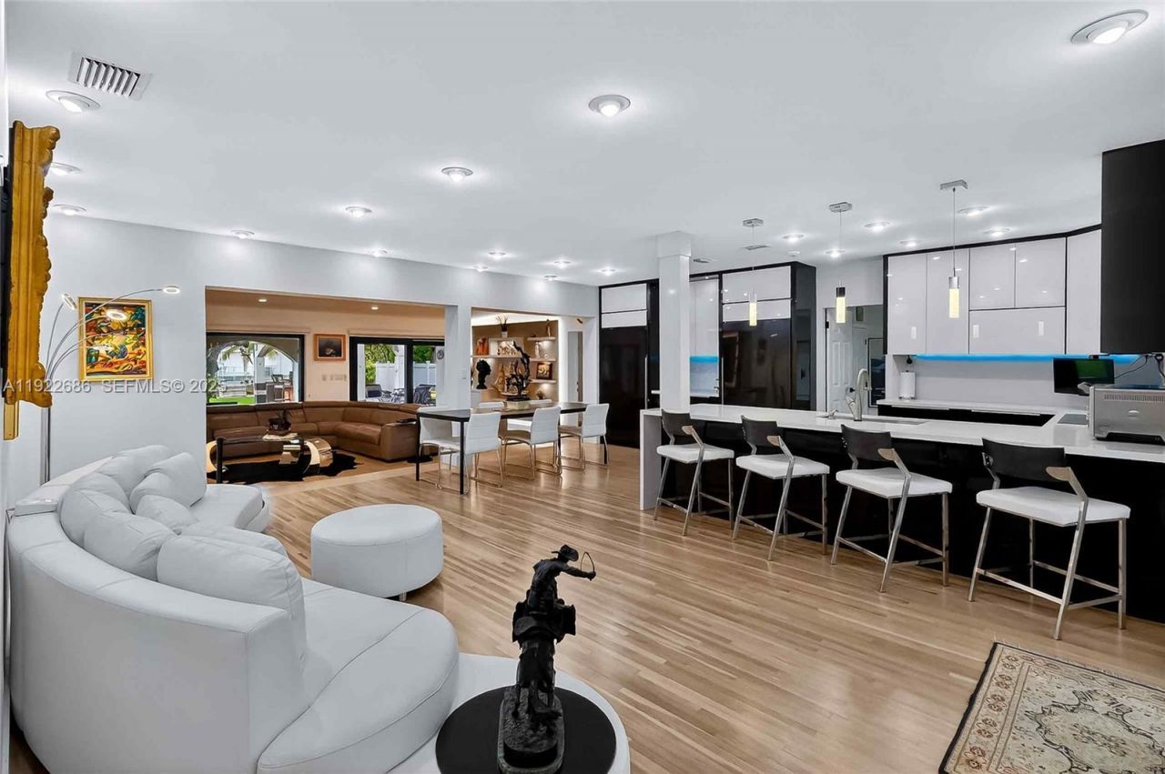 7724 Hawthorne Ave, Miami Beach, FL 33141 Photo