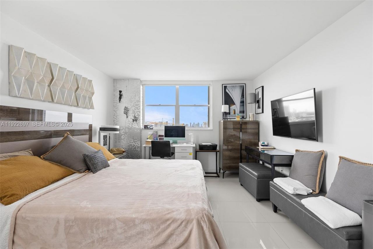 1775 Washington Ave, Unit 14F, Miami Beach, FL 33139 Photo