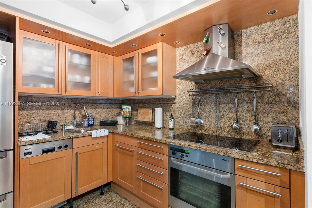 1775 Washington Ave, Unit 14F, Miami Beach, FL 33139 Photo