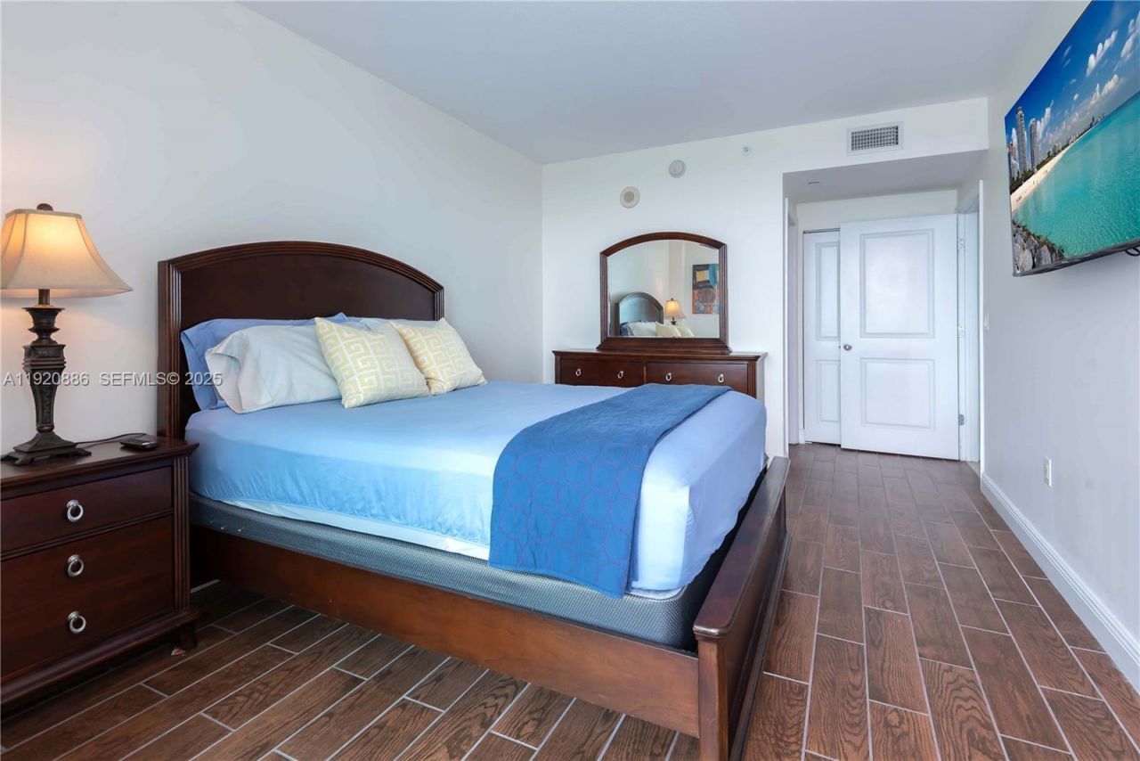 1250 S Miami Ave, Unit 3205, Miami, FL 33130 Photo