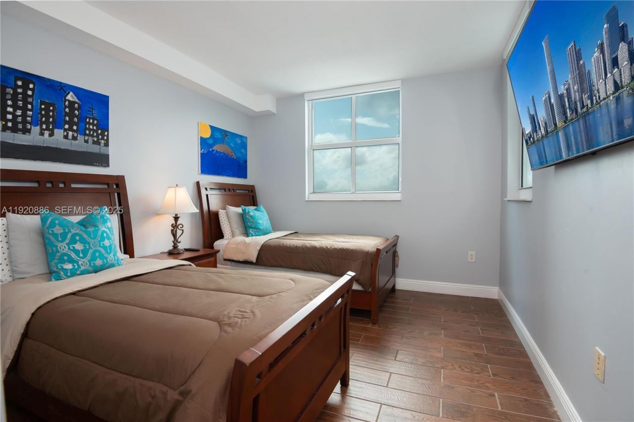 1250 S Miami Ave, Unit 3205, Miami, FL 33130 Photo