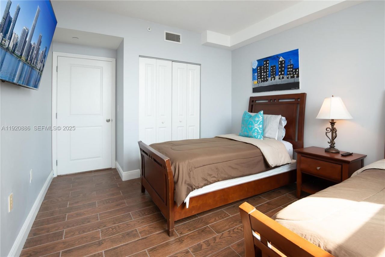 1250 S Miami Ave, Unit 3205, Miami, FL 33130 Photo