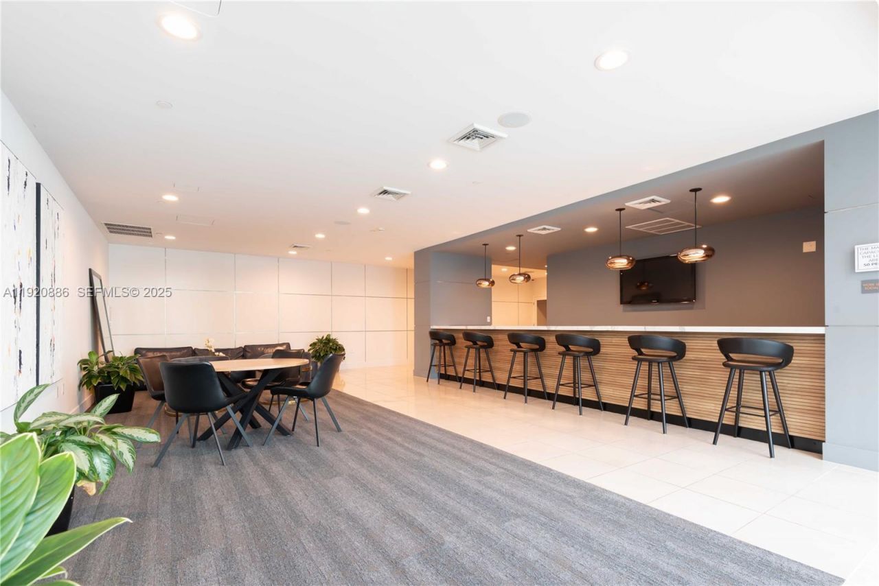 1250 S Miami Ave, Unit 3205, Miami, FL 33130 Photo