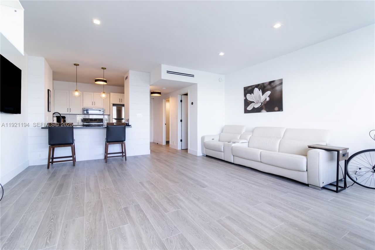 20 E Island Ave, Unit 1415, Miami Beach, FL 33139 Photo