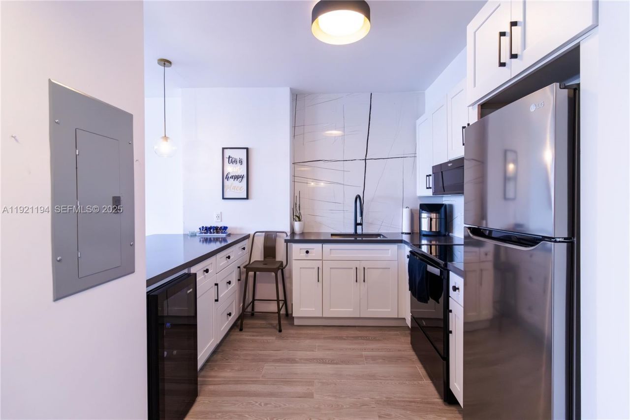 20 E Island Ave, Unit 1415, Miami Beach, FL 33139 Photo