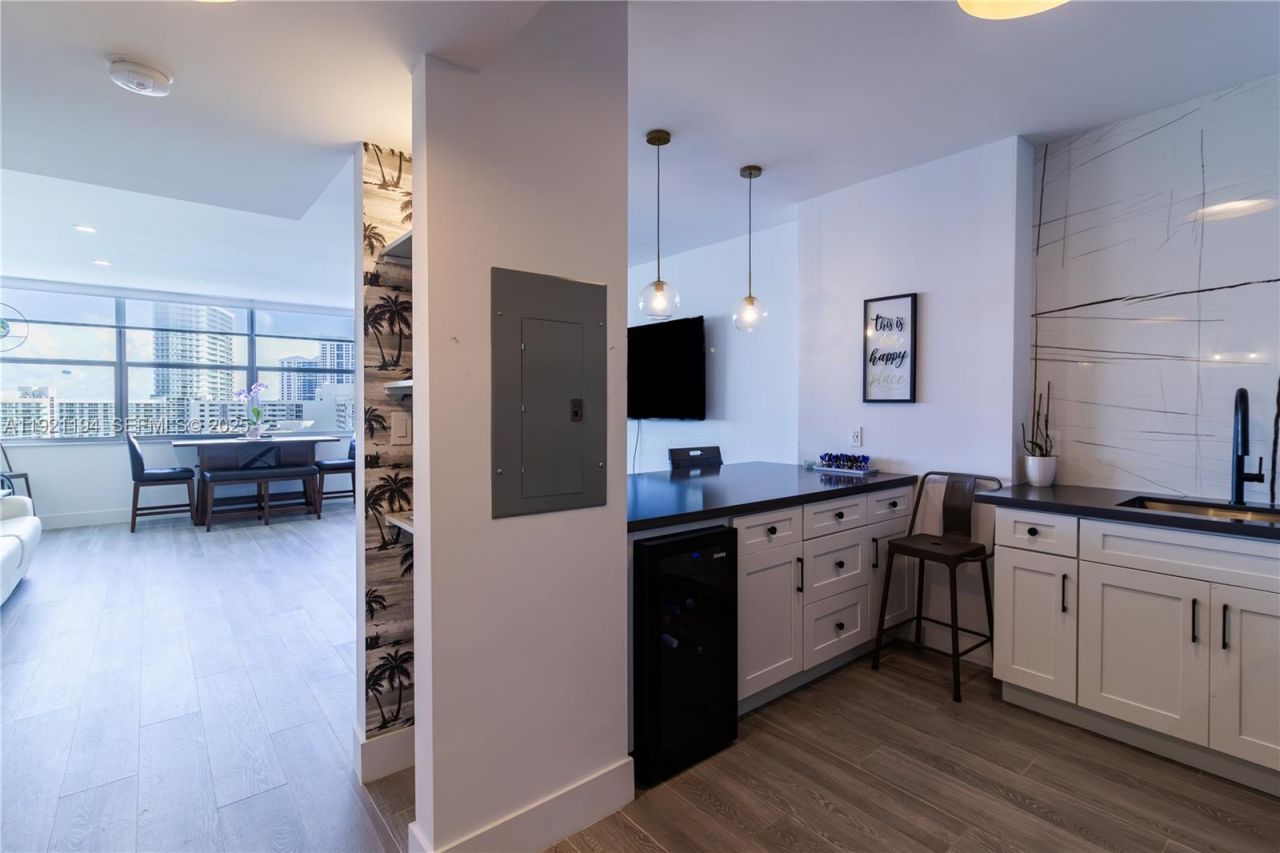 20 E Island Ave, Unit 1415, Miami Beach, FL 33139 Photo