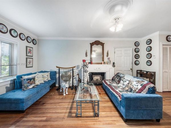 37 NE 44th St, Miami, FL 33137