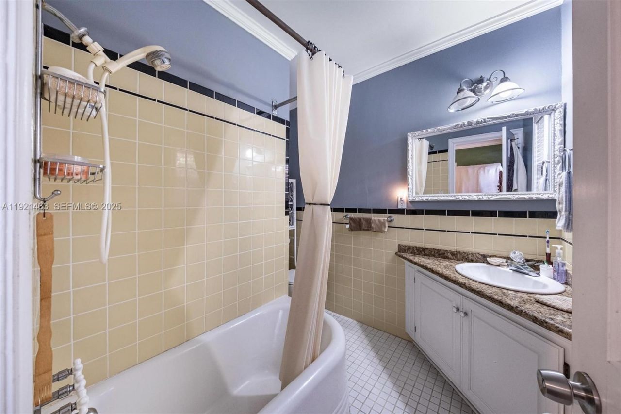 37 NE 44th St, Miami, FL 33137 Photo