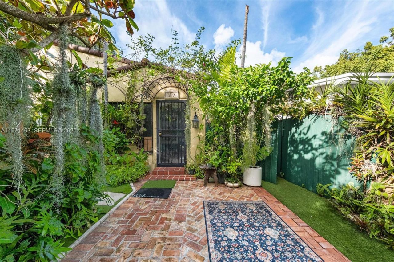 37 NE 44th St, Miami, FL 33137 Photo