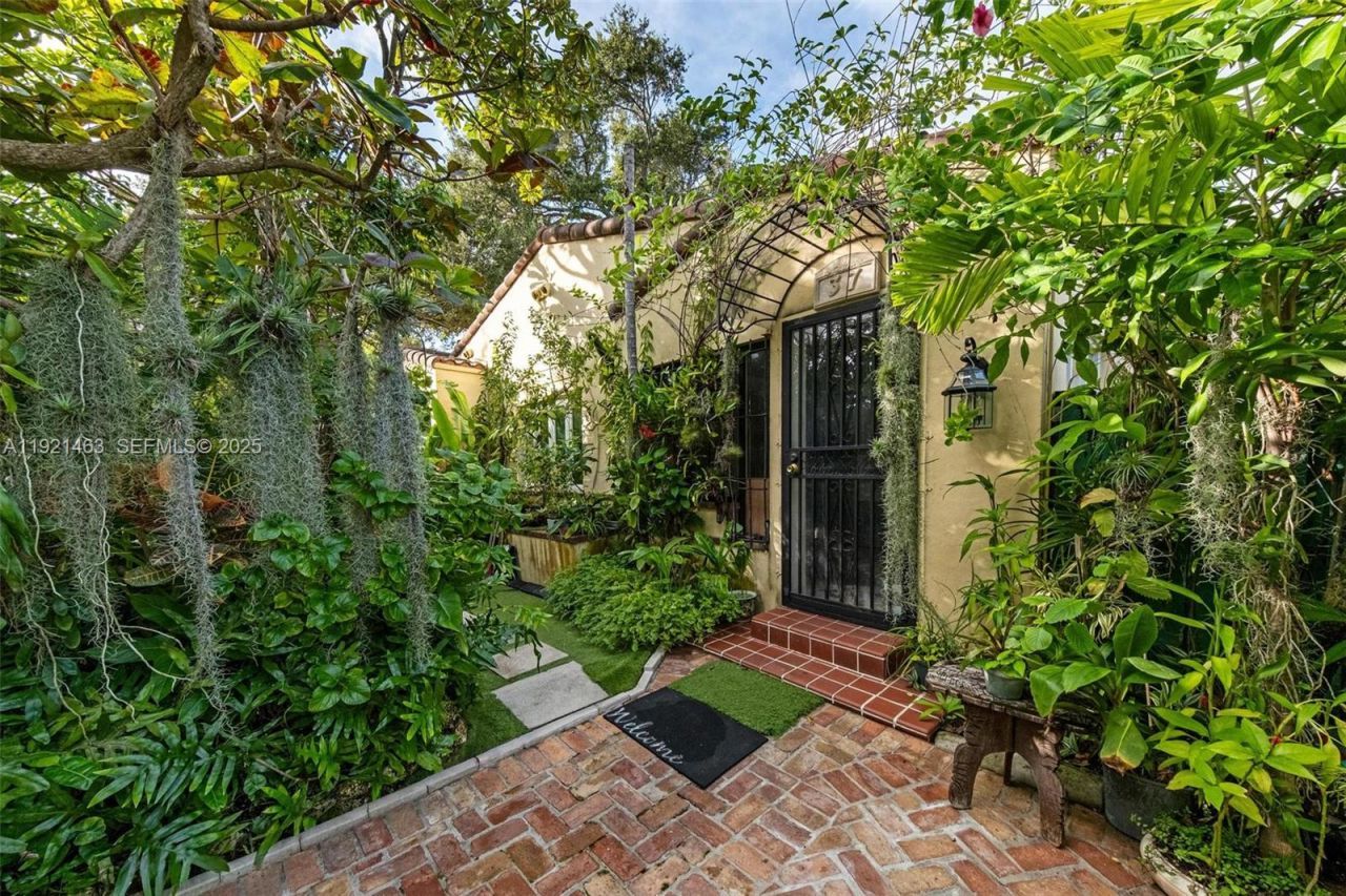 37 NE 44th St, Miami, FL 33137 Photo