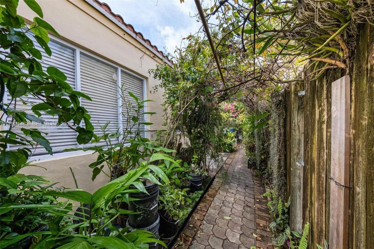 37 NE 44th St, Miami, FL 33137 Photo