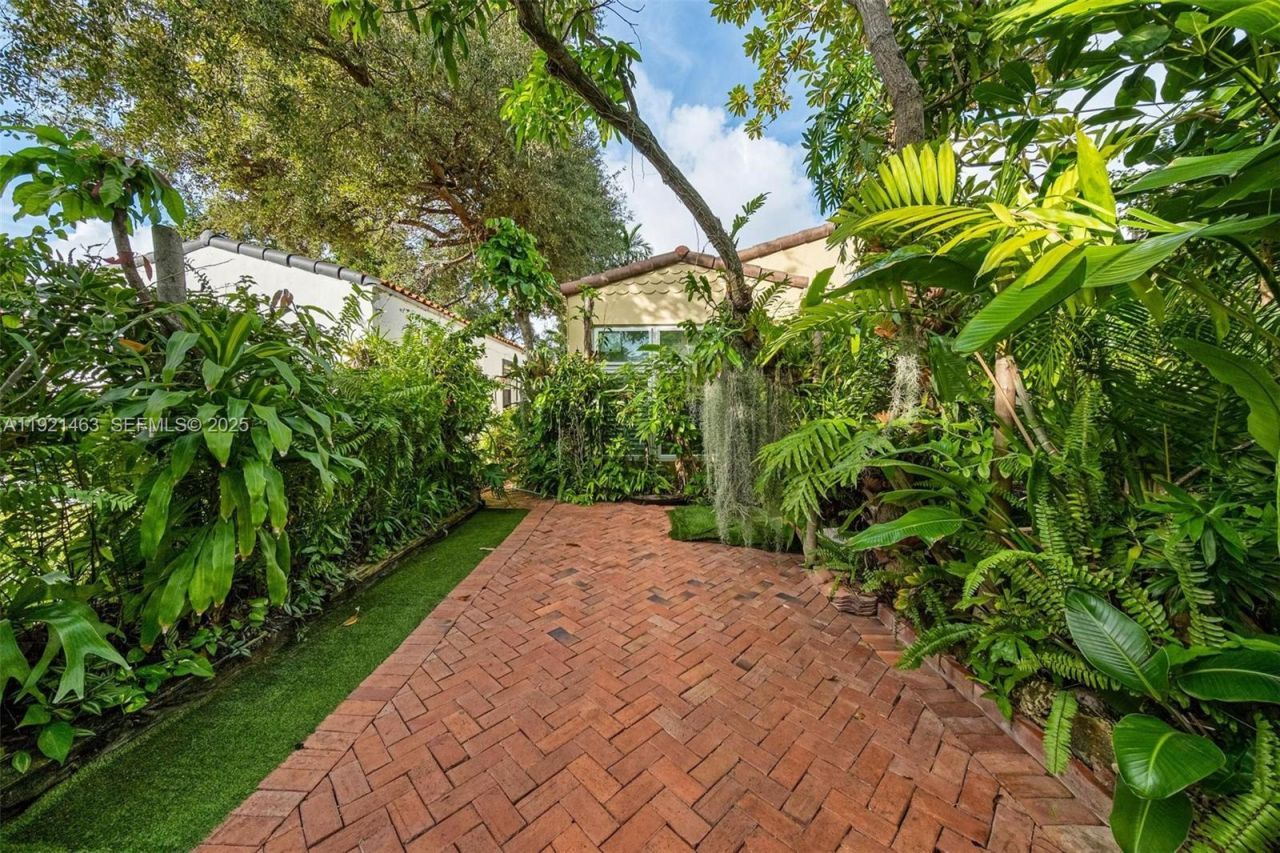 37 NE 44th St, Miami, FL 33137 Photo