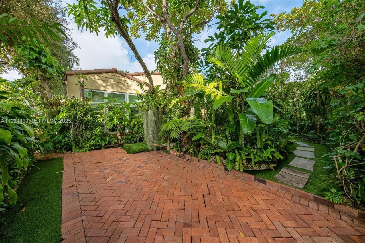 37 NE 44th St, Miami, FL 33137 Photo