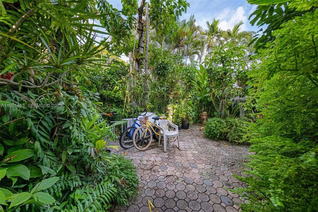 37 NE 44th St, Miami, FL 33137 Photo