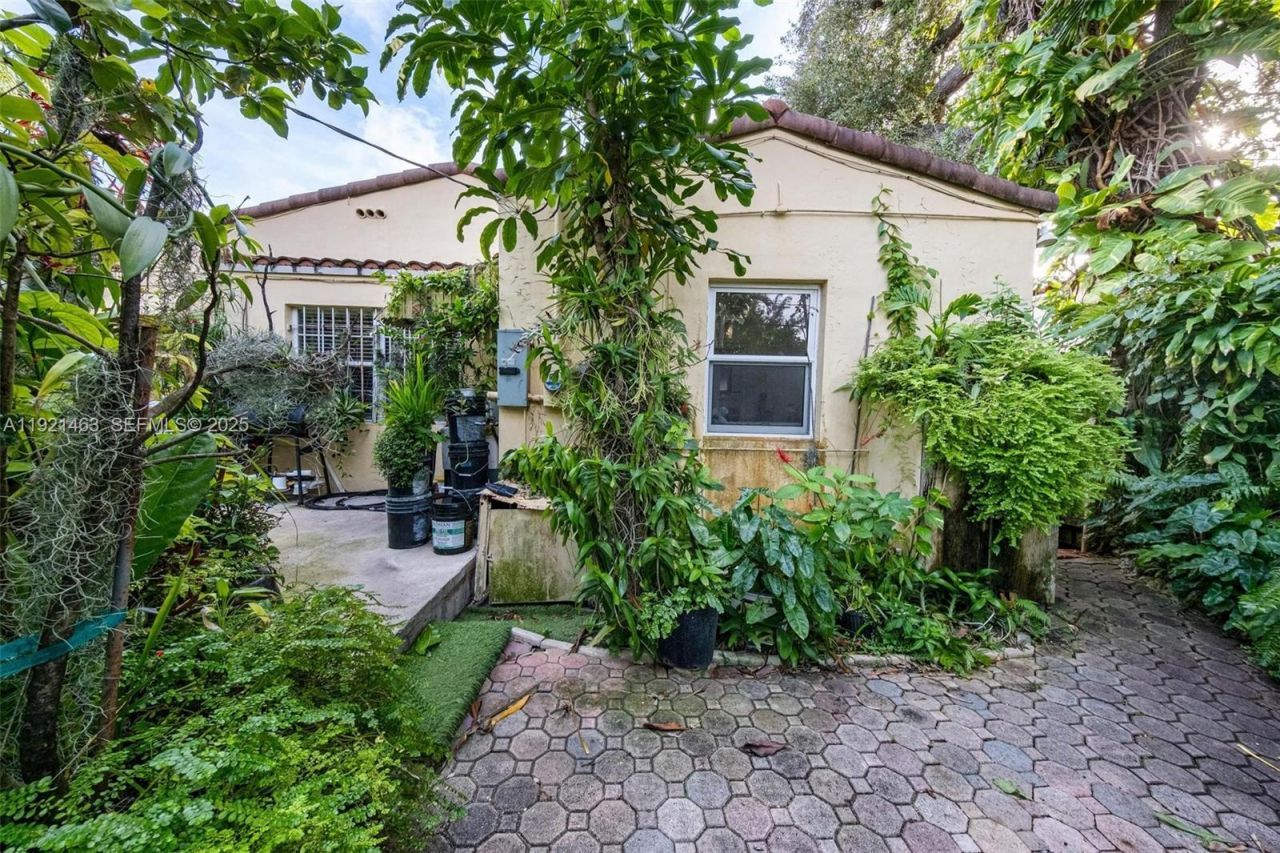 37 NE 44th St, Miami, FL 33137 Photo