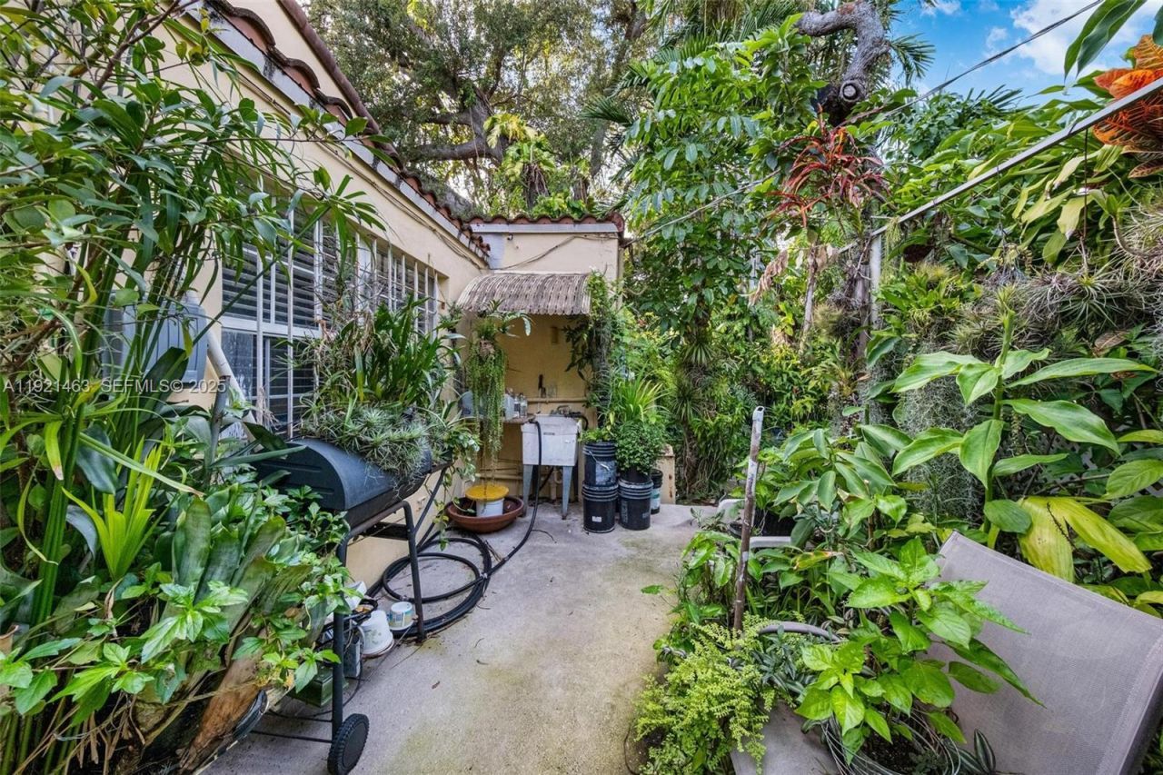 37 NE 44th St, Miami, FL 33137 Photo