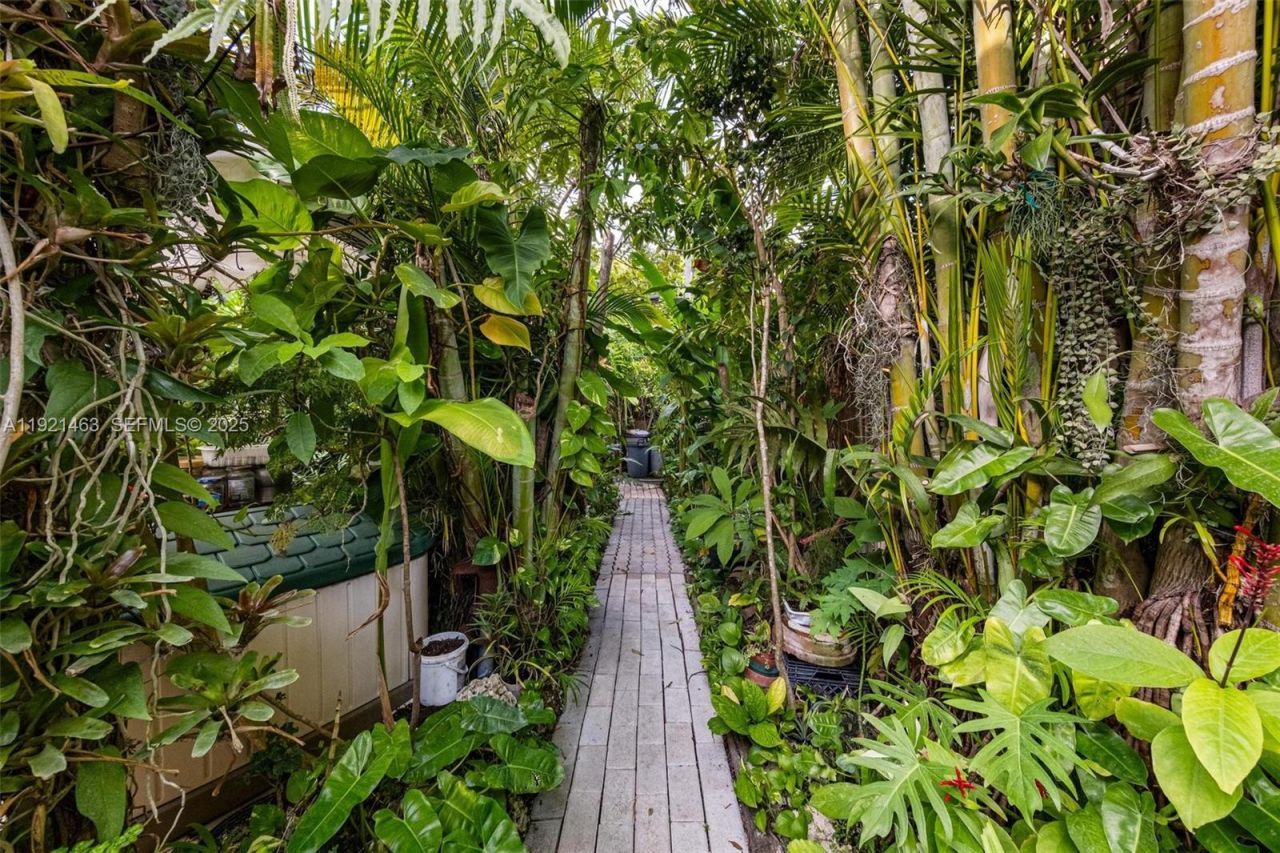 37 NE 44th St, Miami, FL 33137 Photo